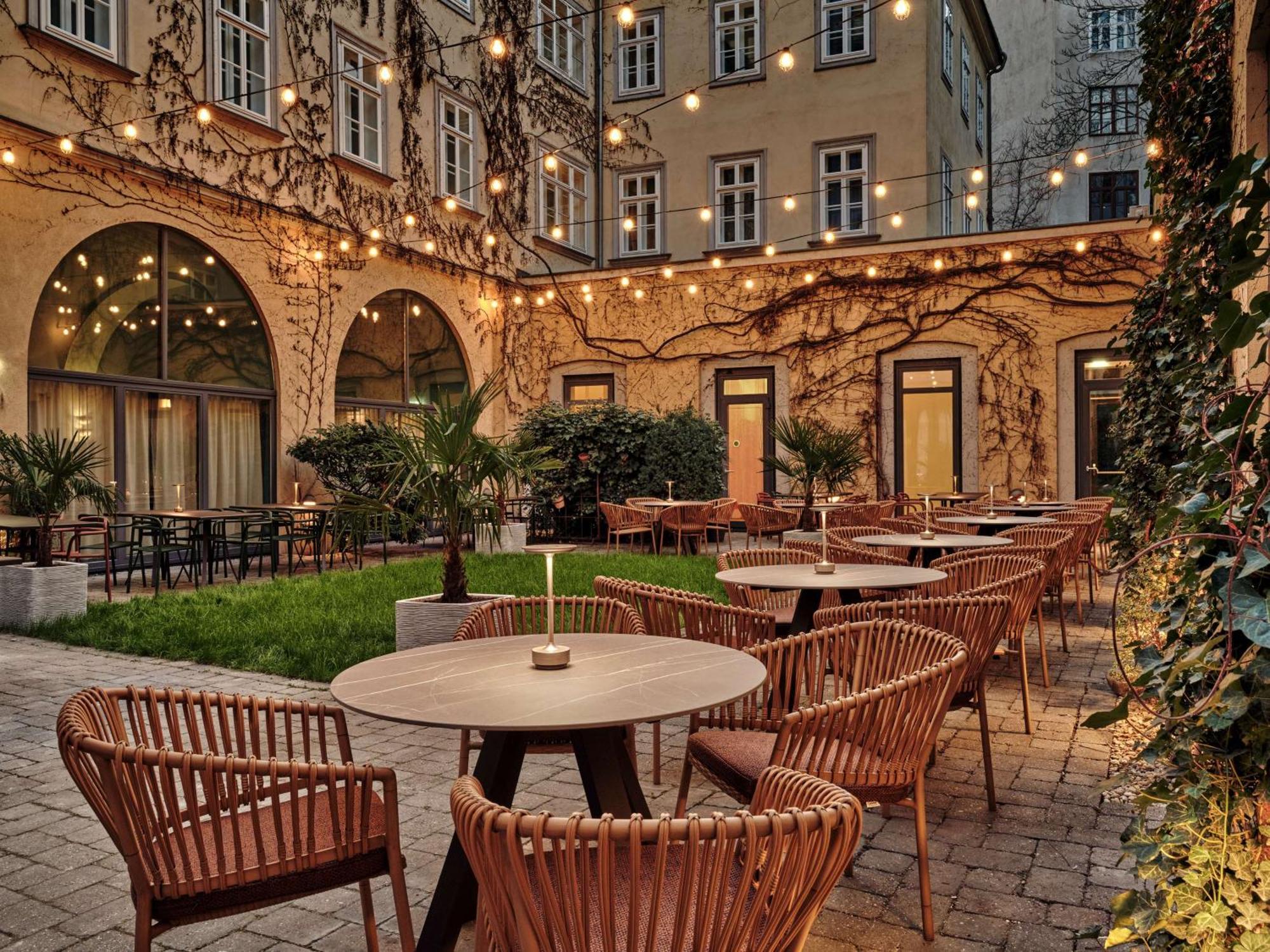 Radisson Blu Das Triest Hotel, Vienna Exterior photo